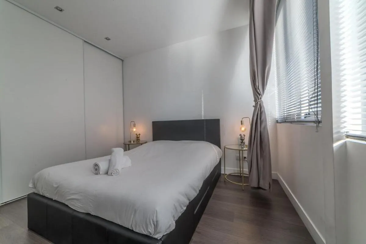 Majestic Suite - Triangle D'Or Lyon 0*,  France